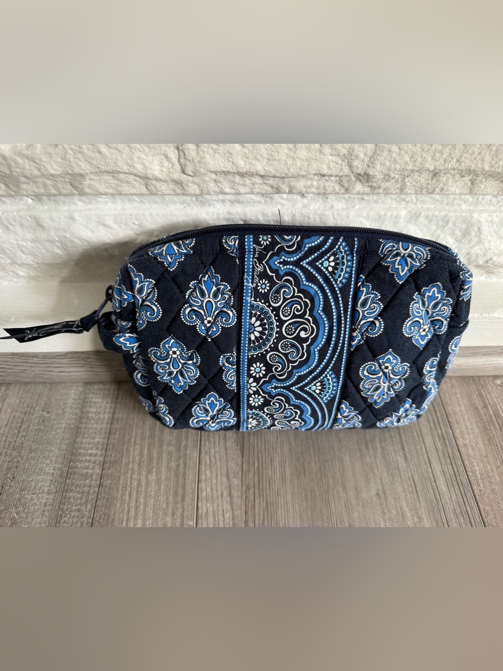 Vera Bradley Navy Paisley Quilted Medium Cosmetic Bag NWOT